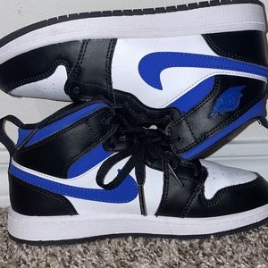 Air Jordan Nike 1s, blue,white, and black size 2 boys